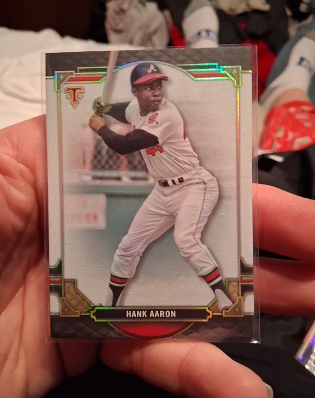 2022 Topps Triple Threads #8 Hank Aaron — front