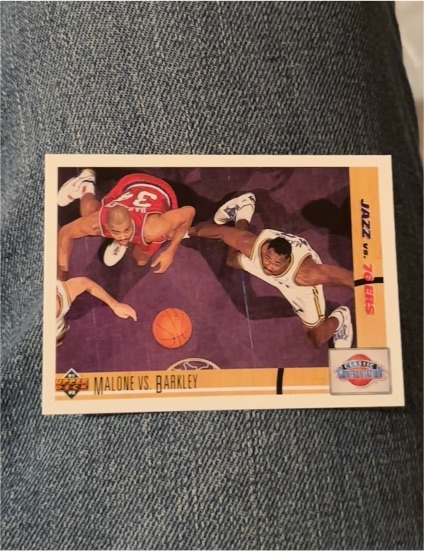 1991-92 Upper Deck #31 Classic Confrontation Karl Malone vs. Charles Barkley — front