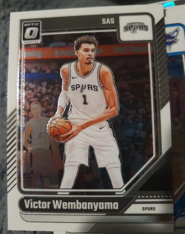 2024-25 Donruss Optic #45 Victor Wembanyama — front
