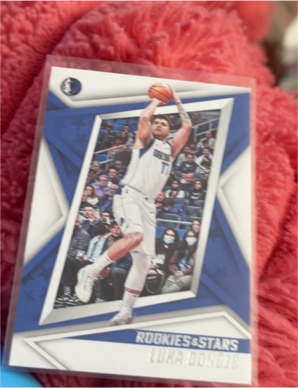 2021-22 Panini Chronicles Rookies & Stars #102 Luka Doncic — front