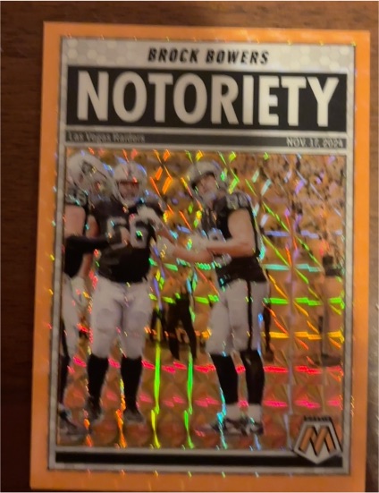2025 Panini Mosaic #10 Brock Bowers Notoriety Orange Mosaic — front