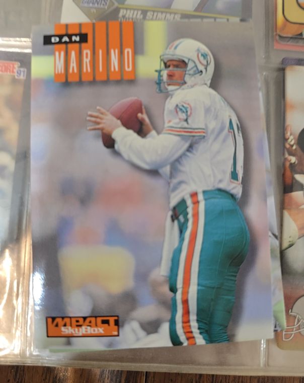 1991 SkyBox Impact Dan Marino — front
