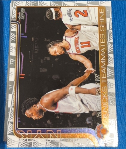 2025-26 Topps #274 Big Apple W: Knicks Teammates Shine — front