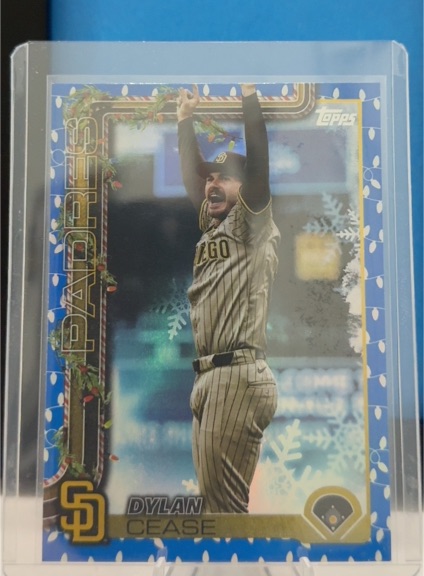 2025 Topps Holiday #H77 Dylan Cease — front