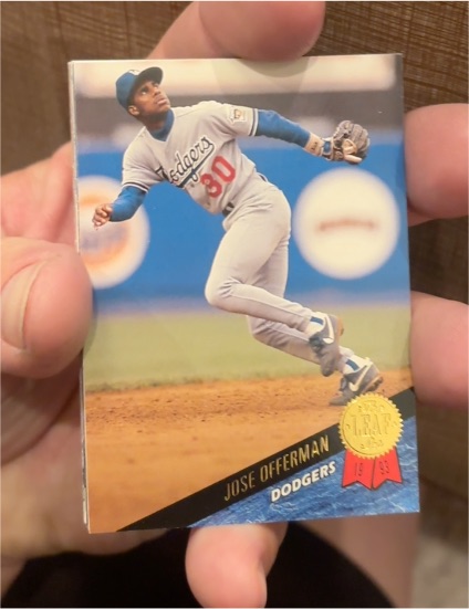 1993 Leaf #17 Jose Offerman — front