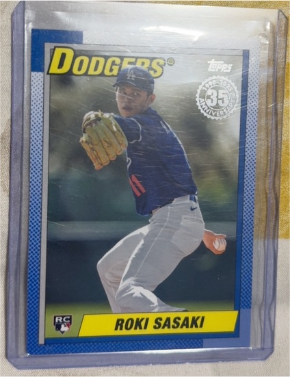 2025 Topps Series 2 #90B2-37 Roki Sasaki — front