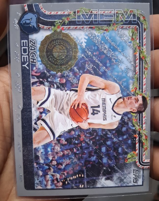 2025 Topps Holiday #H150 Zach Edey — front