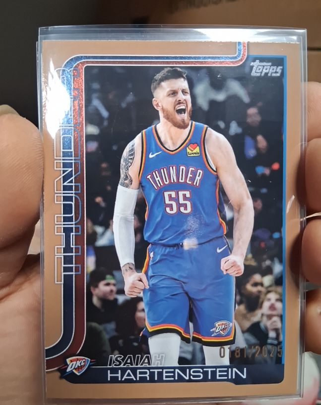 2025-26 Topps #120 Isaiah Hartenstein — front