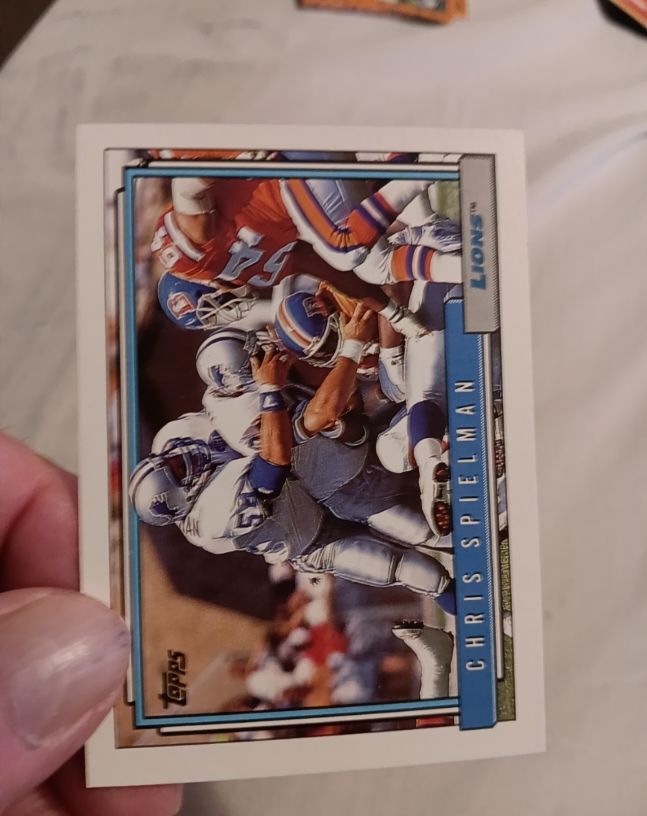 1992 Topps #225 Chris Spielman — front