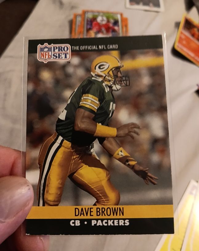 1990 Pro Set #499 Dave Brown — front