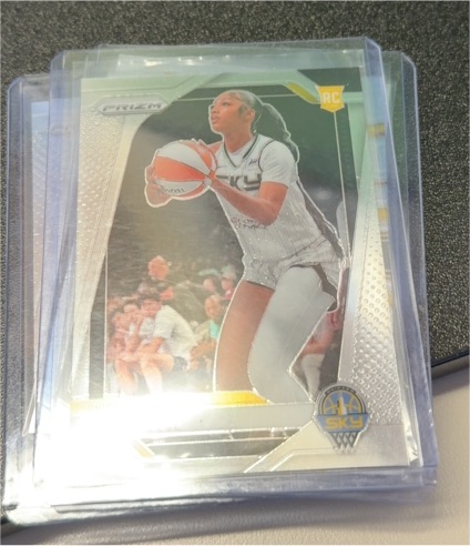 2024 Panini Prizm WNBA #10 Angel Reese — front