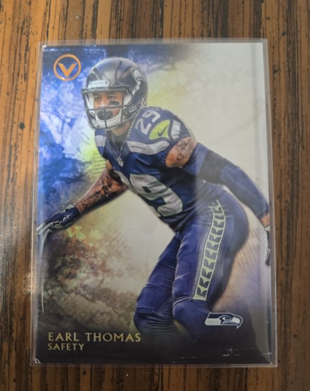 2015 Topps Valor #113 Earl Thomas — front