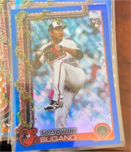 2025 Topps Holiday #H137 Tomoyuki Sugano — front