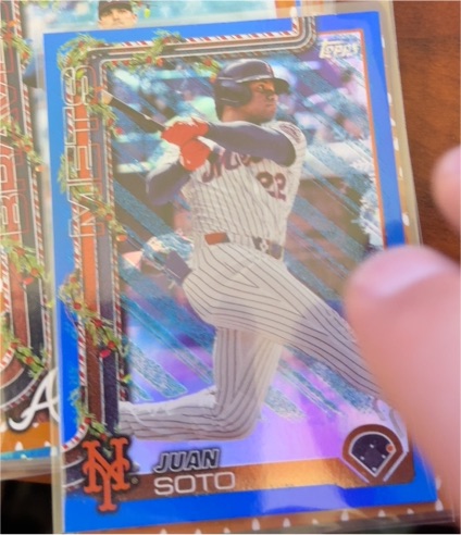 2025 Topps Holiday #H150 Juan Soto — front