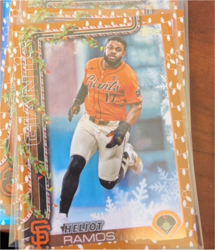 2025 Topps Holiday #H129 Heliot Ramos — front