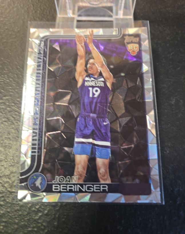 2025-26 Topps #217 Joan Beringer — front