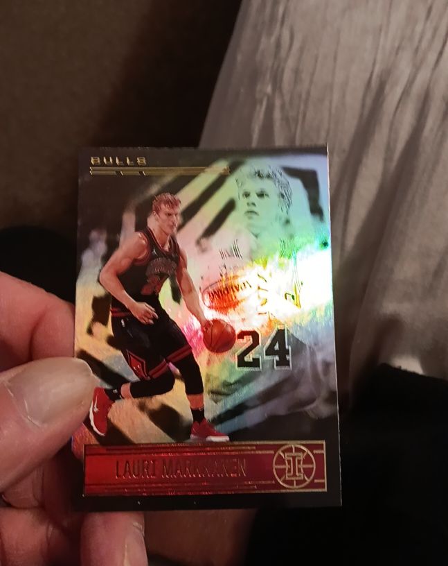 2020-2021 Panini Illusions #48 Lauri Markkanen — front