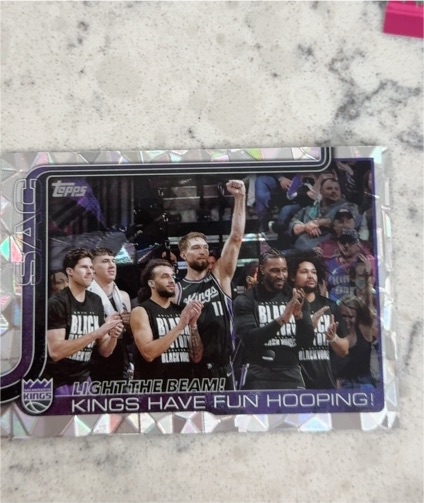 2025-26 Topps #295 Light The Beam! Kings Have Fun Hooping! Sacramento Kings — front
