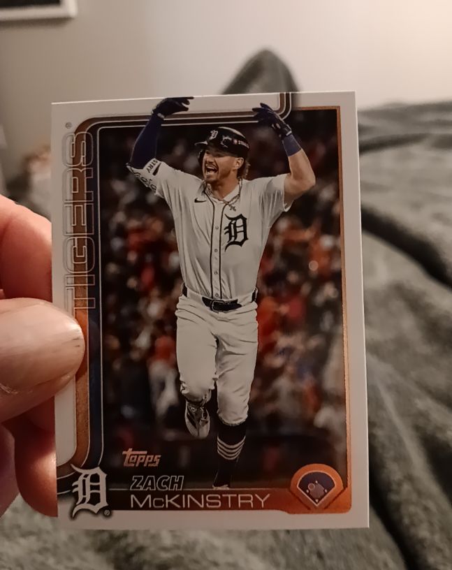 2025 Topps Series 2 #560 Zach McKinstry — front