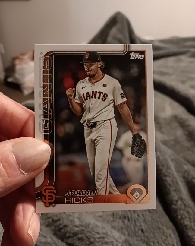 2025 Topps Series 2 #520 Jordan Hicks — front