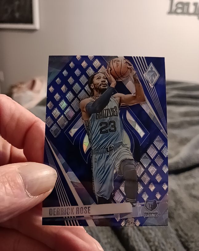 2023-24 Panini Phoenix #31 Derrick Rose — front