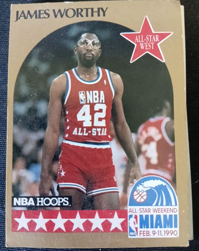 1990-91 Hoops #26 James Worthy — front