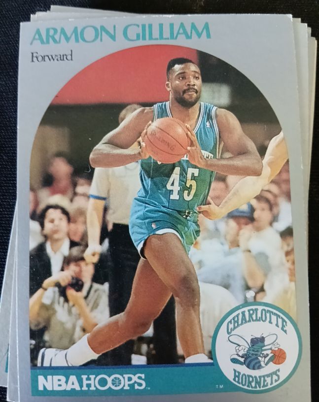 1990-91 Hoops #54 Armon Gilliam Charlotte Hornets — front