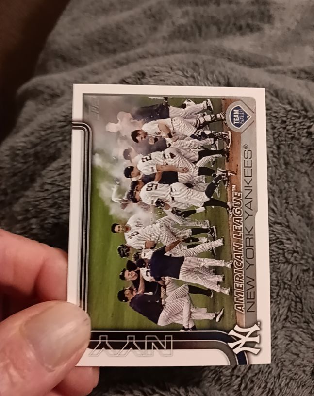 2025 Topps Series 1 #123 New York Yankees Team Card — front