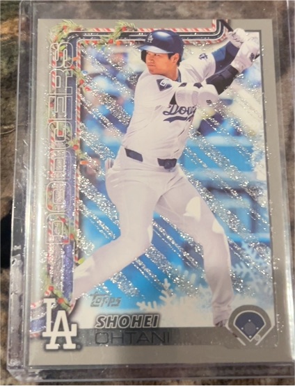 2025 Topps Holiday #H200 Shohei Ohtani — front