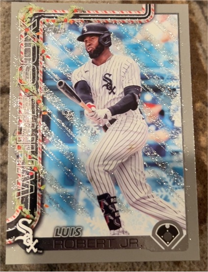2025 Topps Holiday #H117 Luis Robert Jr. — front