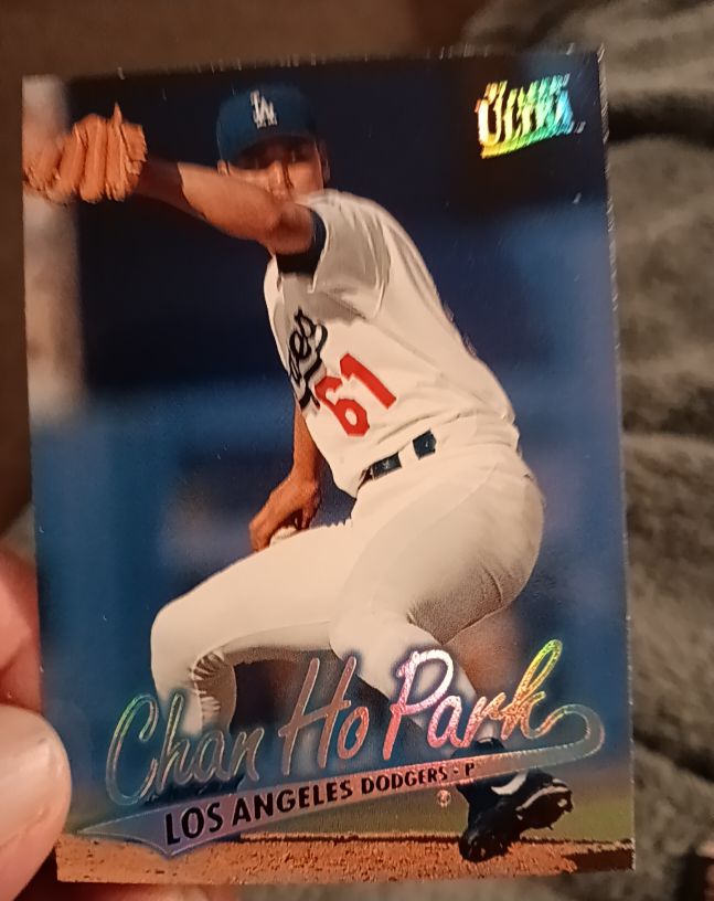 1997 Fleer Ultra #222 Chan Ho Park — front