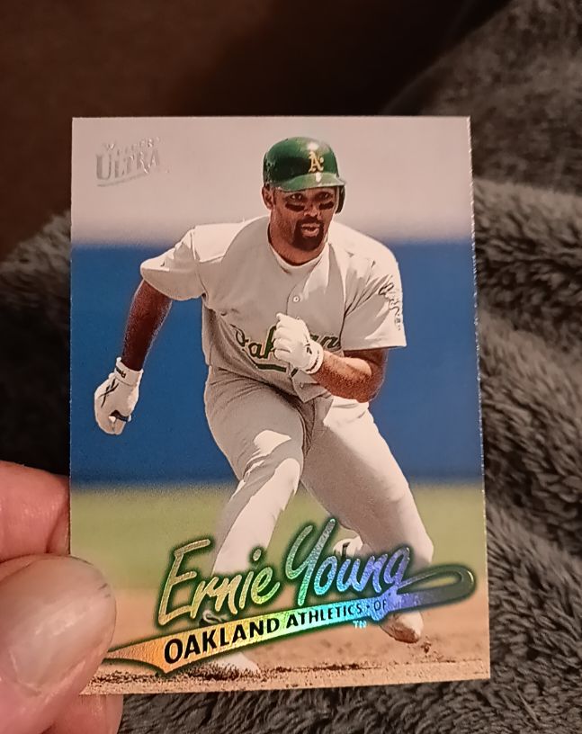1997 Fleer Ultra Gold Medallion Ernie Young — front