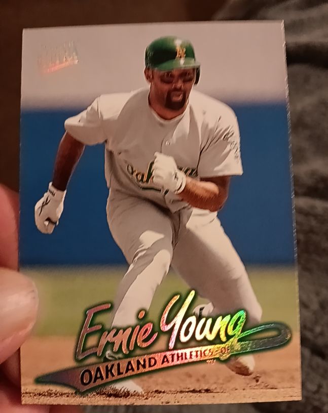1997 Fleer Ultra #118 Ernie Young — front