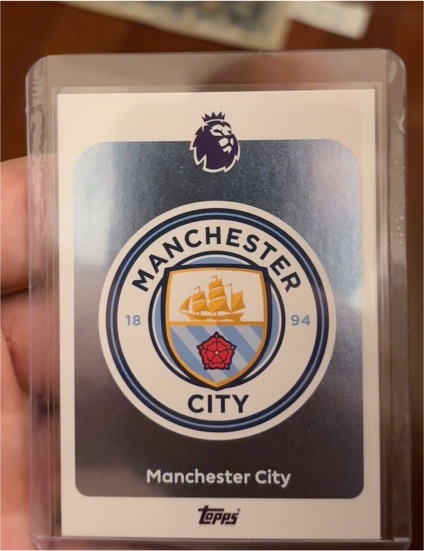 2025-26 Topps Premier League #181 Team Badge Manchester City — front