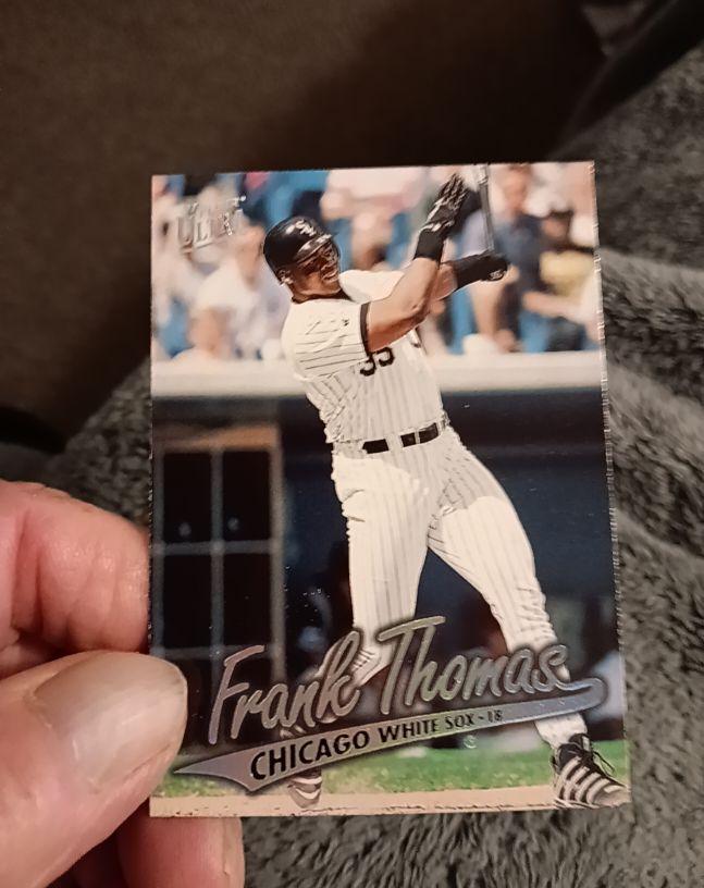 1997 Fleer Ultra #44 Frank Thomas — front