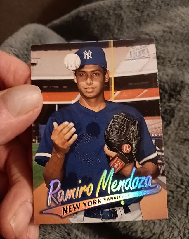 1997 Fleer Ultra #101 Ramiro Mendoza — front