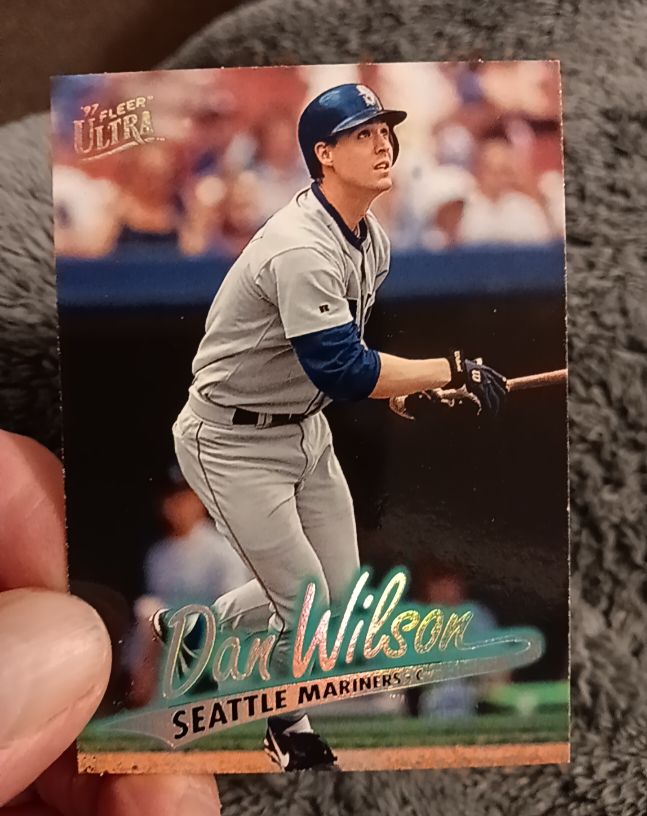 1997 Fleer Ultra Dan Wilson — front