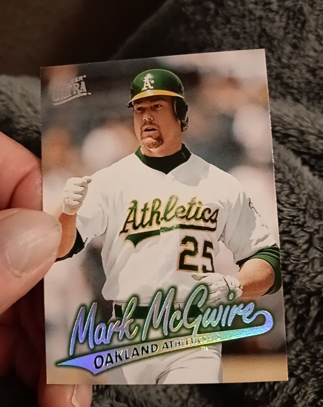 1997 Fleer Ultra #114 Mark McGwire — front