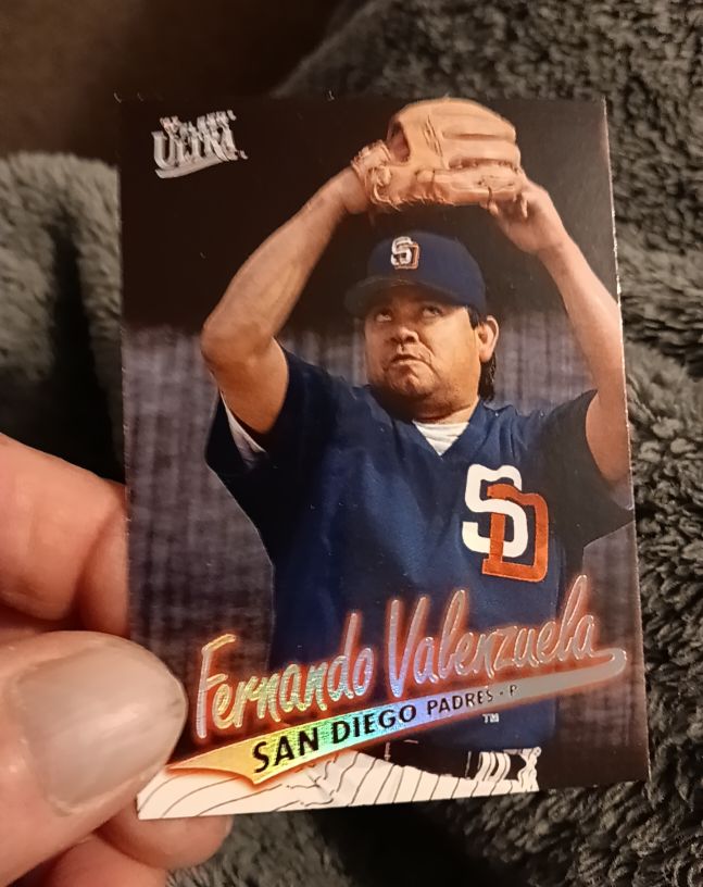 1997 Fleer Ultra #288 Fernando Valenzuela — front