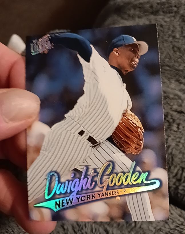 1997 Fleer Ultra #98 Dwight Gooden — front