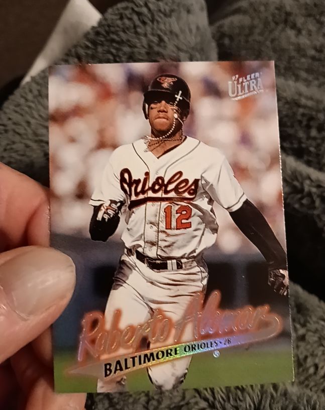 1997 Fleer Ultra #12 Roberto Alomar — front