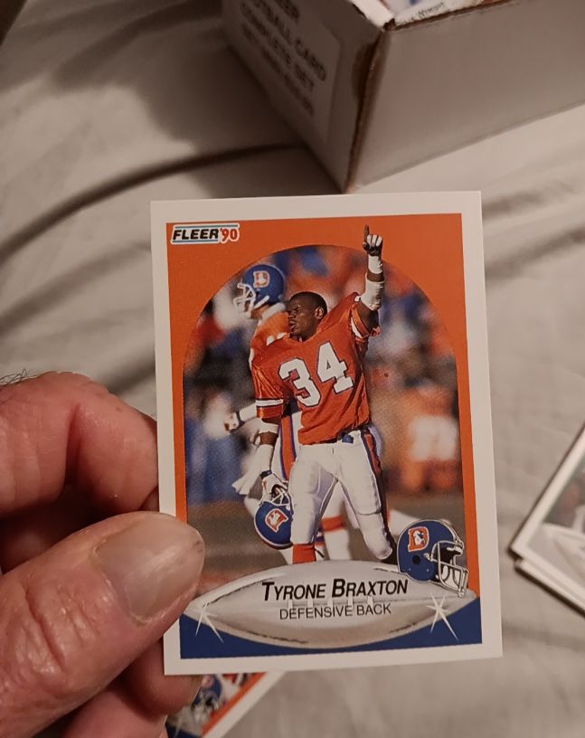 1990 Fleer #19 Tyrone Braxton — front