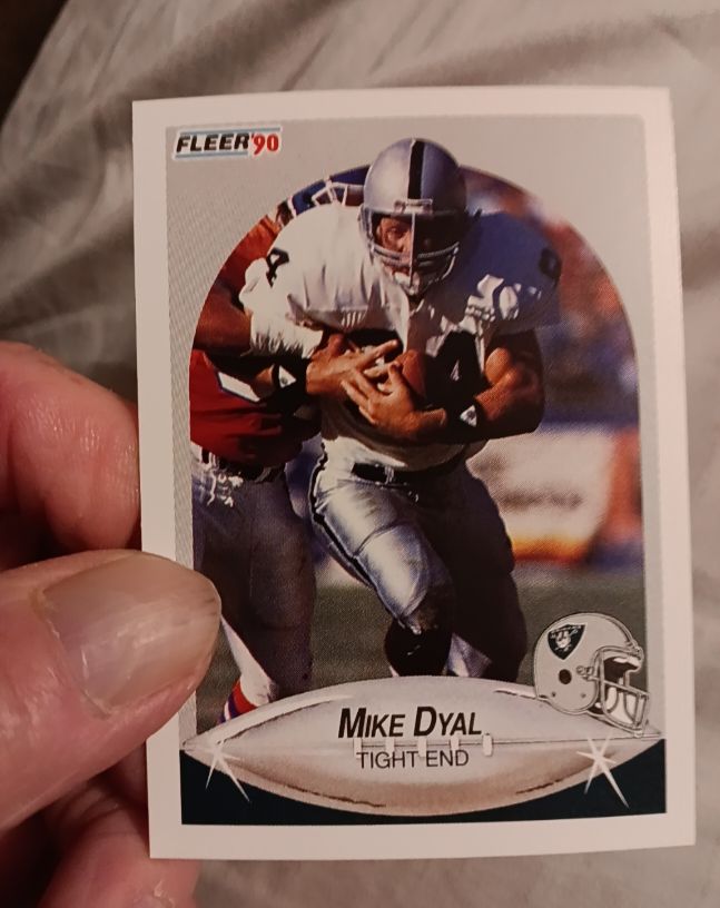 1990 Fleer #252 Mike Dyal — front