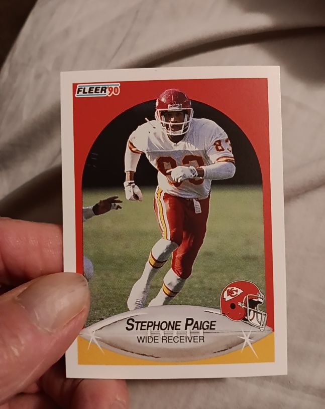 1990 Fleer #207 Stephone Paige — front