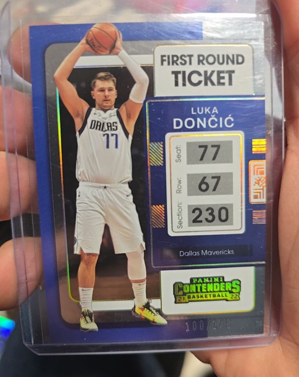 2021-22 Panini Contenders #18 Luka Dončić — front
