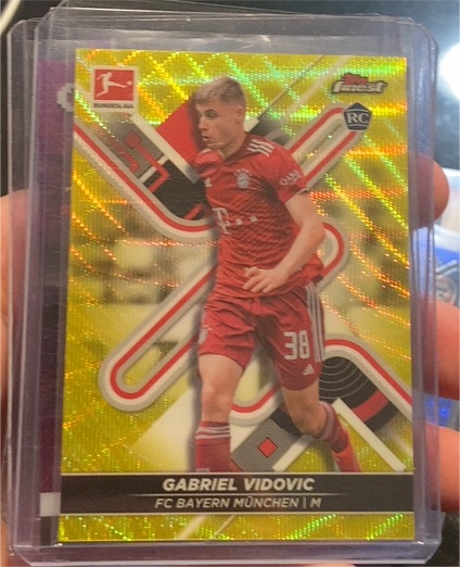 2021-22 Topps Finest Bundesliga #72 Gabriel Vidovic — front