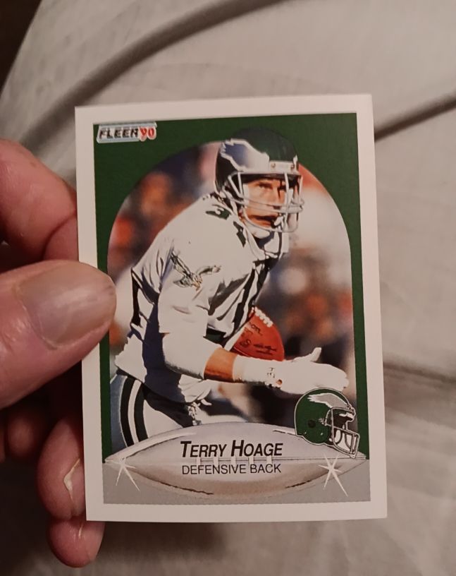 1990 Fleer #85 Terry Hoage — front