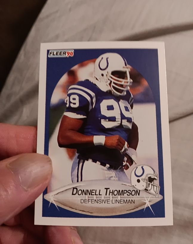 1990 Fleer #233 Donnell Thompson — front