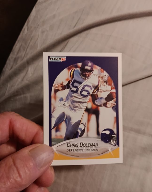 1990 Fleer #97 Chris Doleman — front