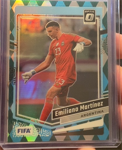 2023-24 Panini Donruss Optic #6 Emiliano Martínez — front